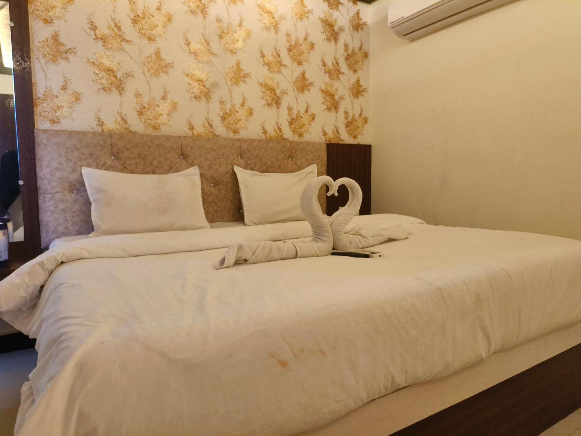 Hotel Jain Shree Uddzsaín Kültér fotó