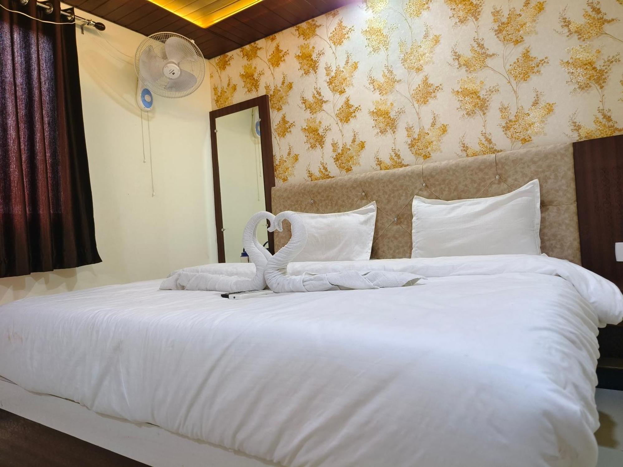 Hotel Jain Shree Uddzsaín Kültér fotó