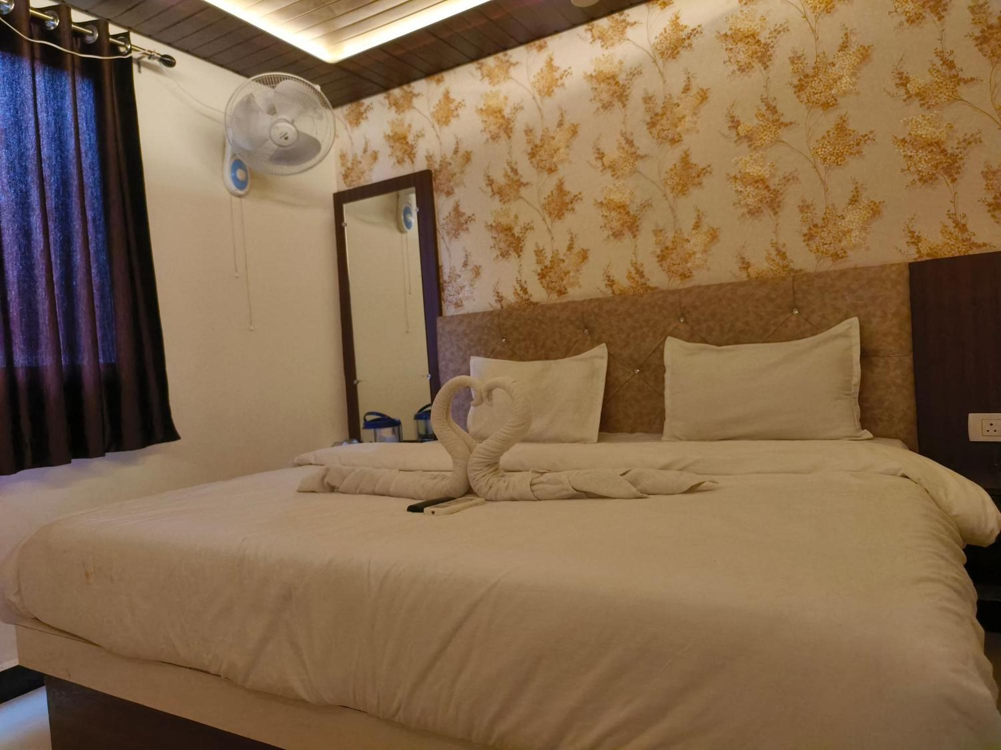 Hotel Jain Shree Uddzsaín Kültér fotó