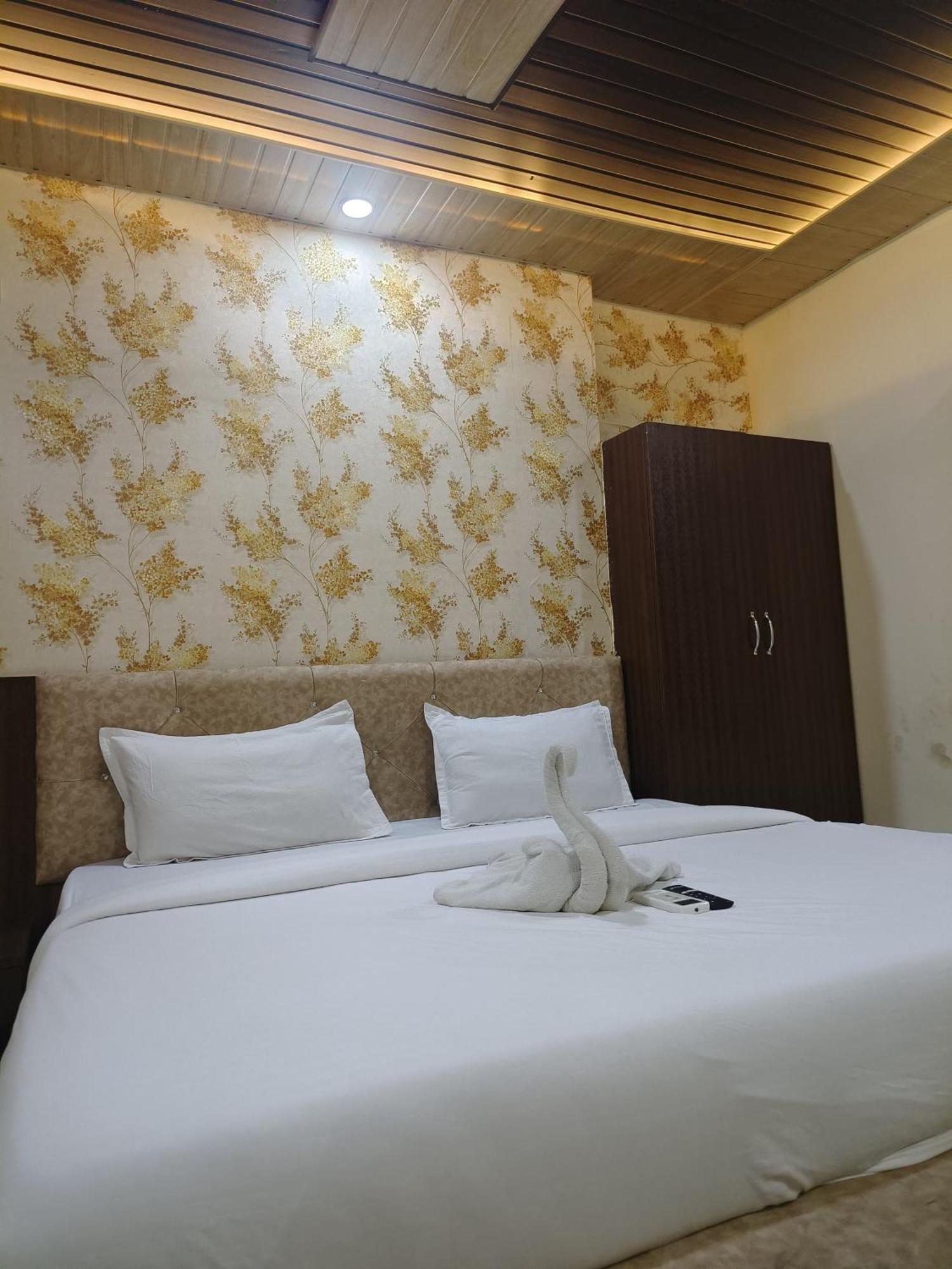Hotel Jain Shree Uddzsaín Kültér fotó