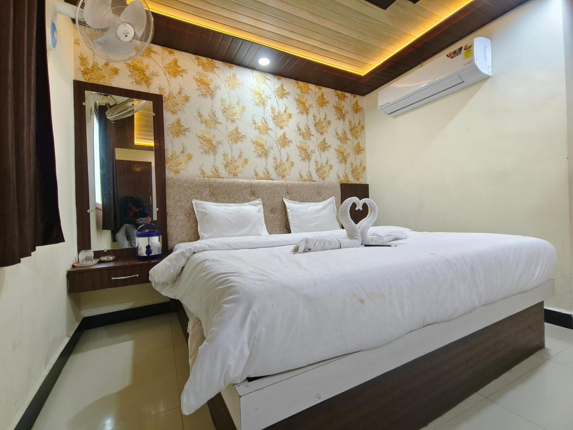 Hotel Jain Shree Uddzsaín Kültér fotó