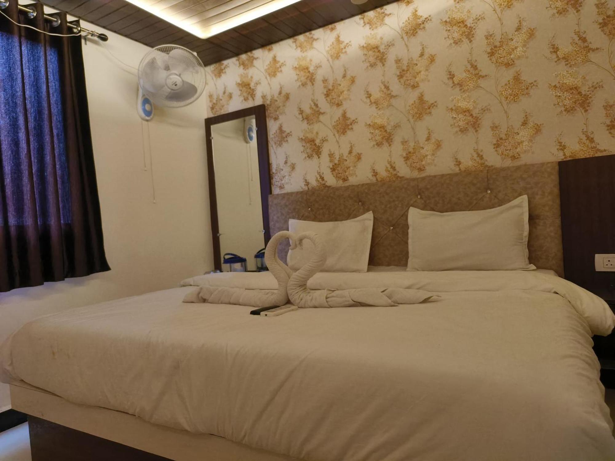 Hotel Jain Shree Uddzsaín Kültér fotó
